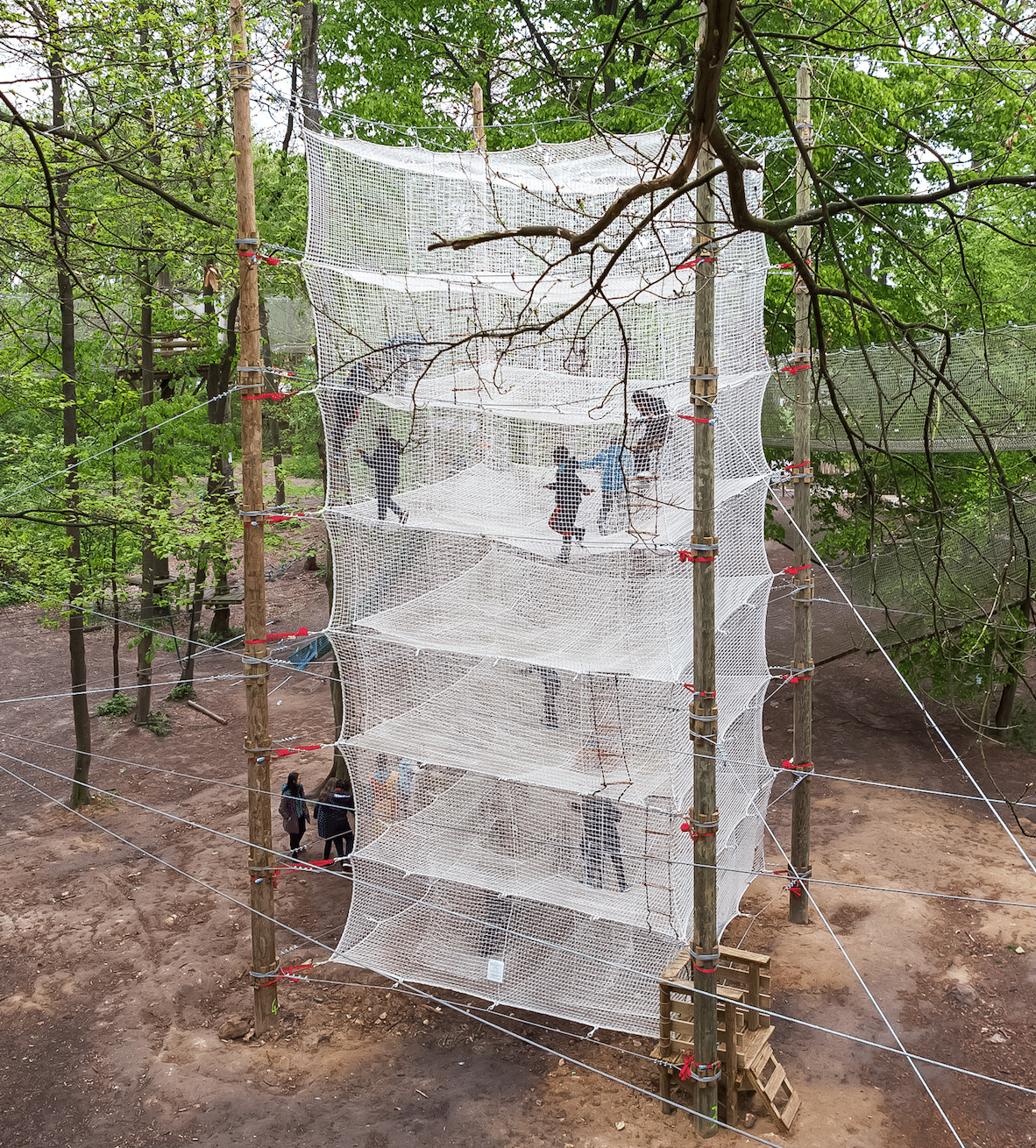 Piscine à balles perchées - Activité enfants - Sherwood Parc